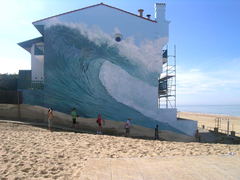 Wave on a mural in Hossegor by Dominique Antony